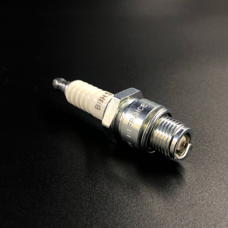 Свеча зажигания B8HS-10 (NGK), арт. B8HS-10,          NGK 