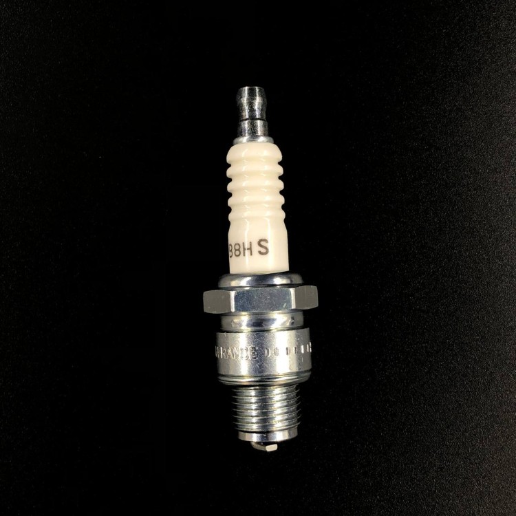Свеча зажигания B8HS-10 (NGK), арт. B8HS-10,          NGK 