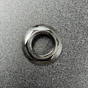 Гайка крепления пиньона Yamaha 20-30, F20-25 (WUHU)