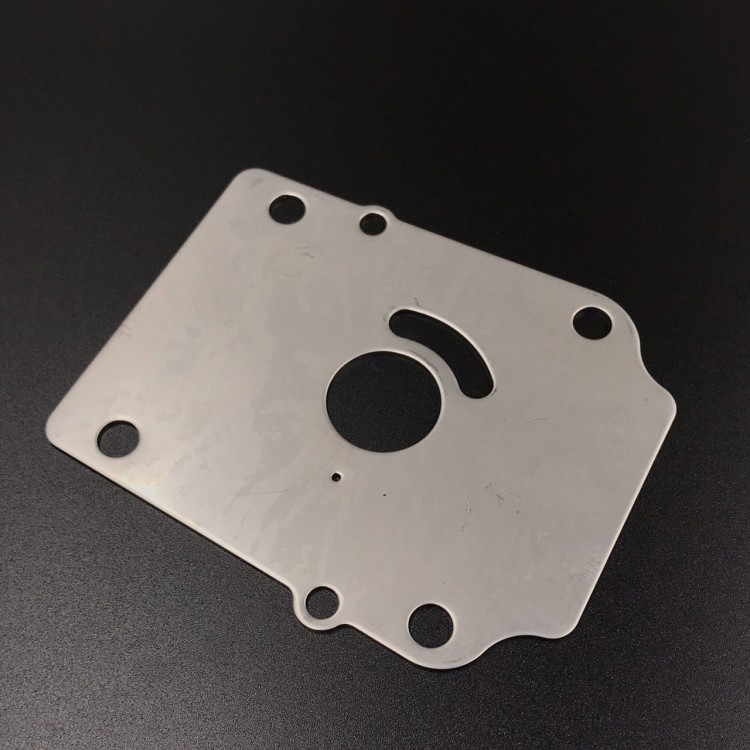 Пластина помпы охлаждения Suzuki DF70-90(A) (17471-87L00) (Suzuki), арт. 17471-87L01,          SUZUKI 