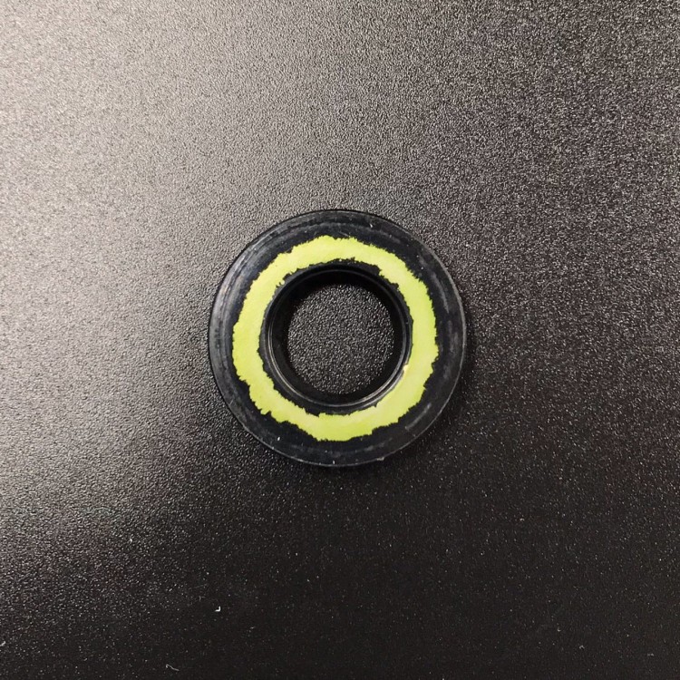 Сальник гребного вала Suzuki DF4-DF6A  (09282-12L05) (12x24x4.5) (Suzuki), арт. 09282-12L05,          SUZUKI 