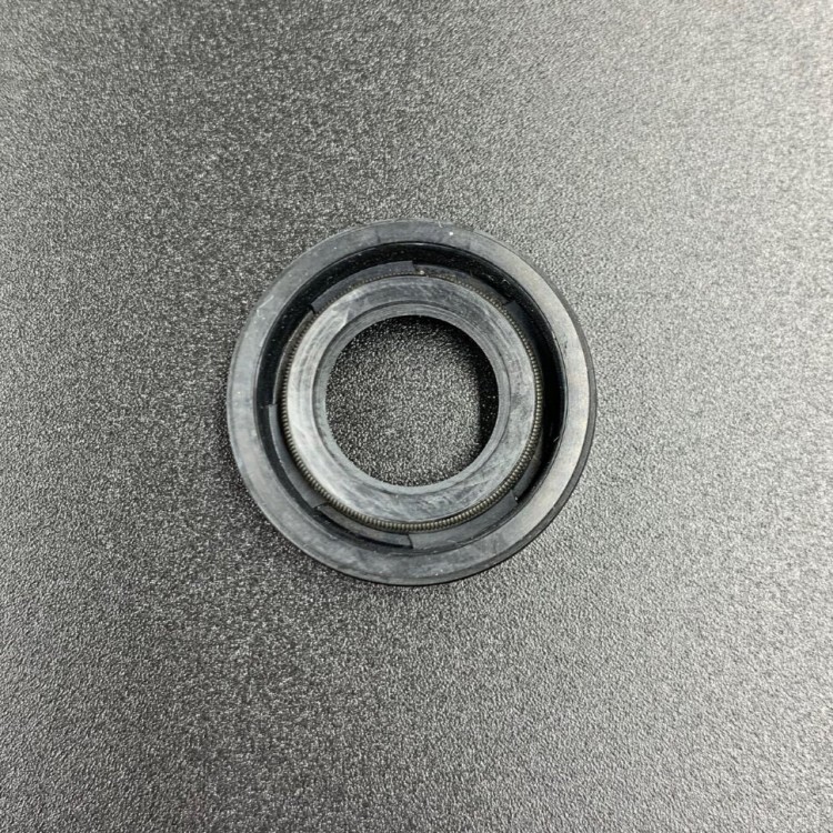 Сальник Suzuki (09282-12002) (12x25x7) (Osaka), арт. 09282-12002-TW,          OSAKA 