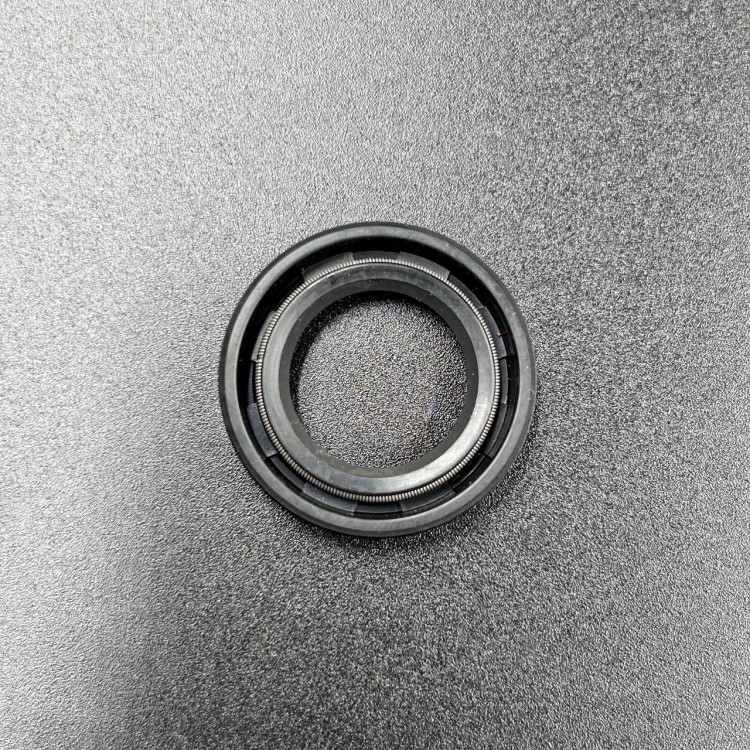 Сальник Suzuki (09282-17007) (17x28x6) (Omax), арт. 09282-17007-TW,          OMAX 