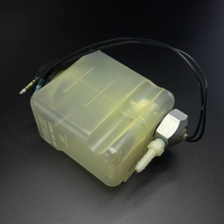 Маслобак MERCURY  LUBE BOTTLE KIT QS, арт. 806193A49,          MERCURY 