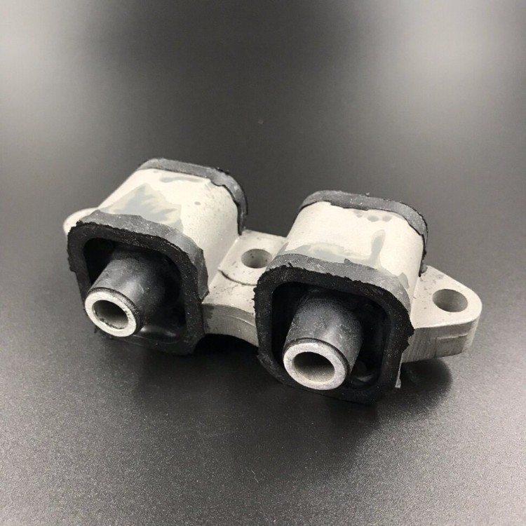 Демпфер опорный резиновый Yamaha 40-50 (Верхний) (Yamaha), арт. 63D-44514-01,          YAMAHA 