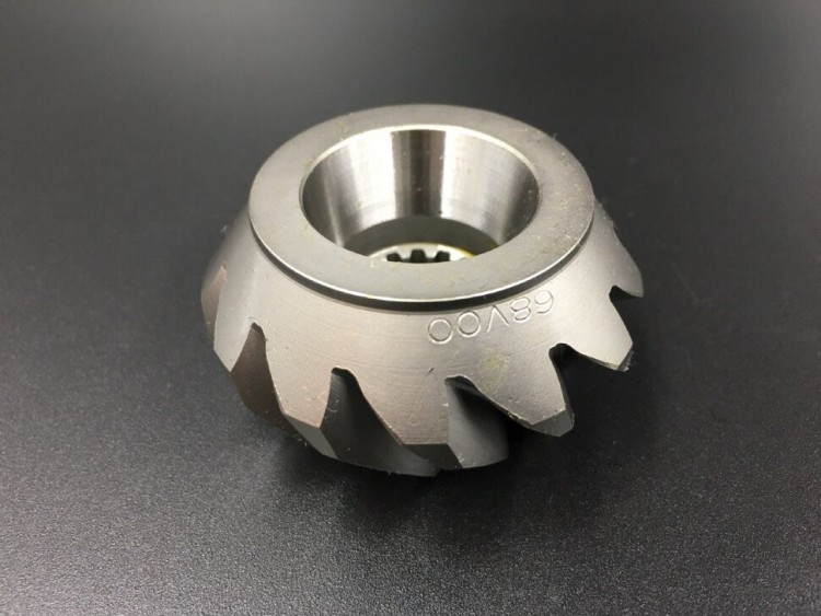 Шестерня вертикального вала (Пиньон) Yamaha F75-115 (68V-45551-00) (Yamaha), арт. 68V-45551-00,          YAMAHA 