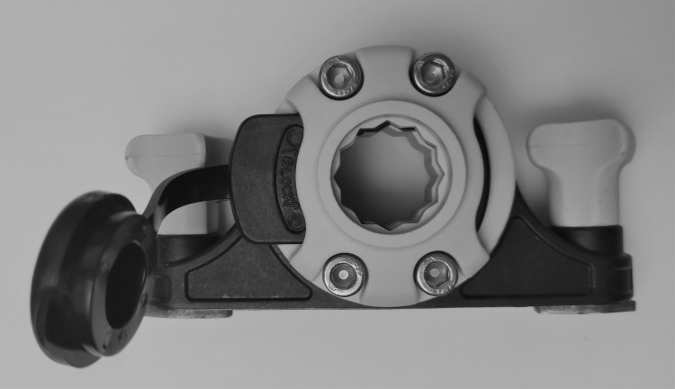 Основание вертикальное для Т-паза черный/белый FA-0005-T2, Sea-pro, арт. FA-0005-T2,          SEA-PRO 