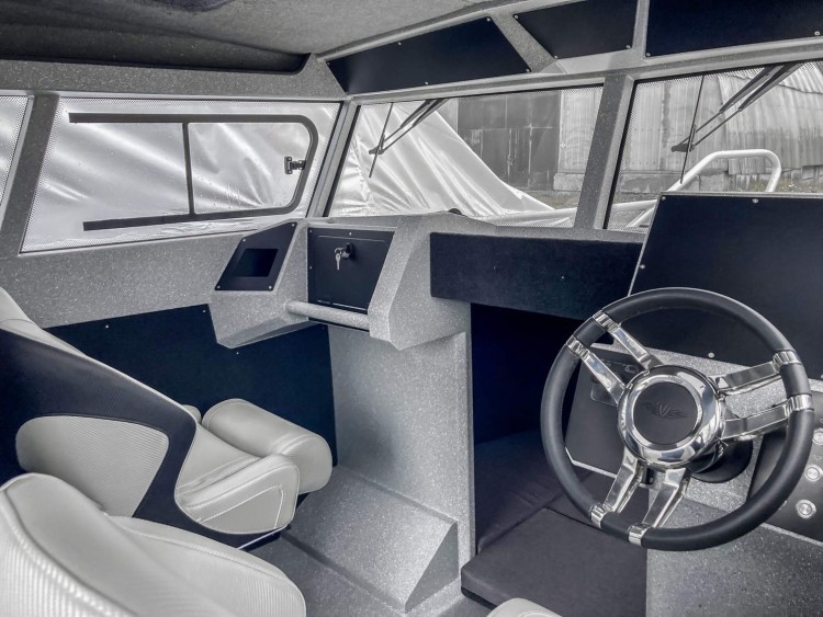 Катер VOYAGER 800 LE с мотором Suzuki DF300APX, арт. KITVG7,  