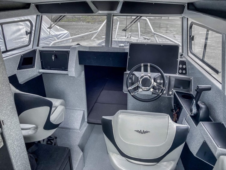 Катер VOYAGER 800 LE с мотором Suzuki DF300APX, арт. KITVG7,  