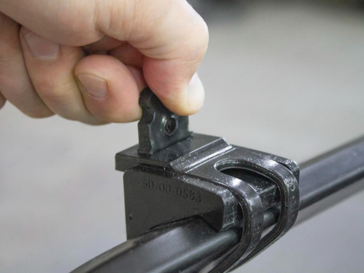 Комплект крепления госномера к багажному профилю снегохода , черный ,  50-20-058-poly , арт. 50-20-058-poly,          Полиуретан 