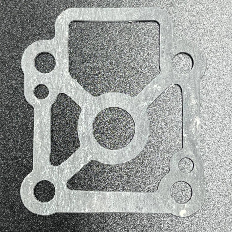Прокладка под пластину помпы охлаждения Tohatsu 6-9.8, MFS8 (Tohatsu), арт. 3B2-65029-2,          TOHATSU 