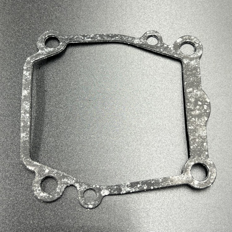 Прокладка под пластину помпы охлаждения Suzuki DT90-100, DF 60-140, DF40-60(A), DF100-140(A) (Sinera, арт. 17472-87E10-TW,          POLY-MOTO 