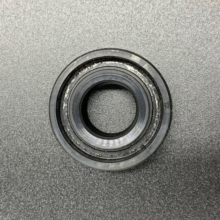 Сальник гребного вала Suzuki DT5-DT8 (09289-14002) (13.8x28x9), арт. 09289-14002-TW,          OSAKA 