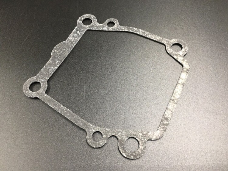 Прокладка под пластину помпы охлаждения Suzuki DT90-100, DF 60-140, DF40-60(A), DF100-140(A) (Omax), арт. 17472-87E10-TW,          OMAX 