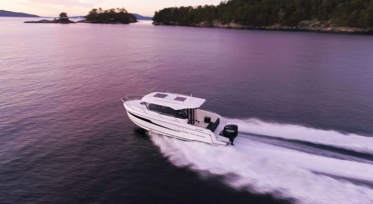 Катер Parker 790 Explorer с мотором 300, арт. KITP002,  