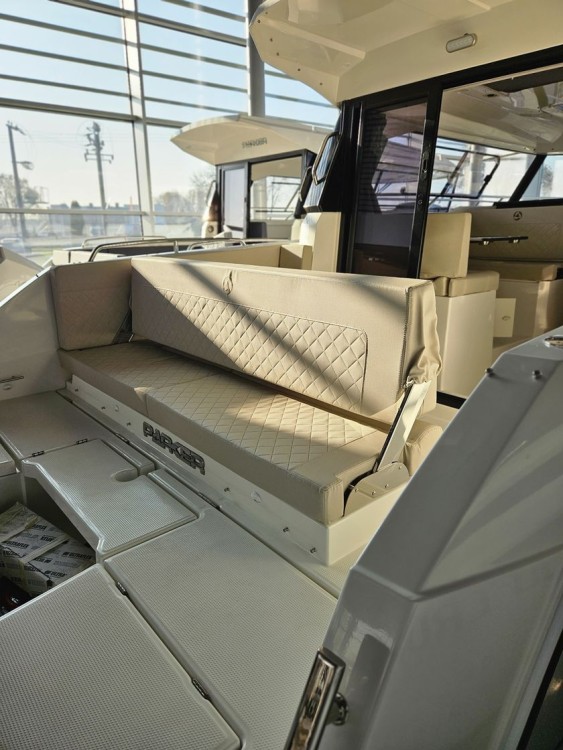 Катер Parker 790 Explorer с мотором 300, арт. KITP002,  