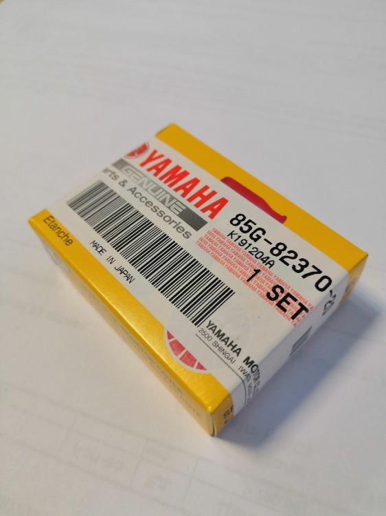 Колпачок свечи снегохода Yamaha 85G-82370-20-00, арт. 85G823702000,          YAMAHA  Колпачок свечи снегохода Yamaha 85G-82370-20-00, арт. 85G823702000,          YAMAHA