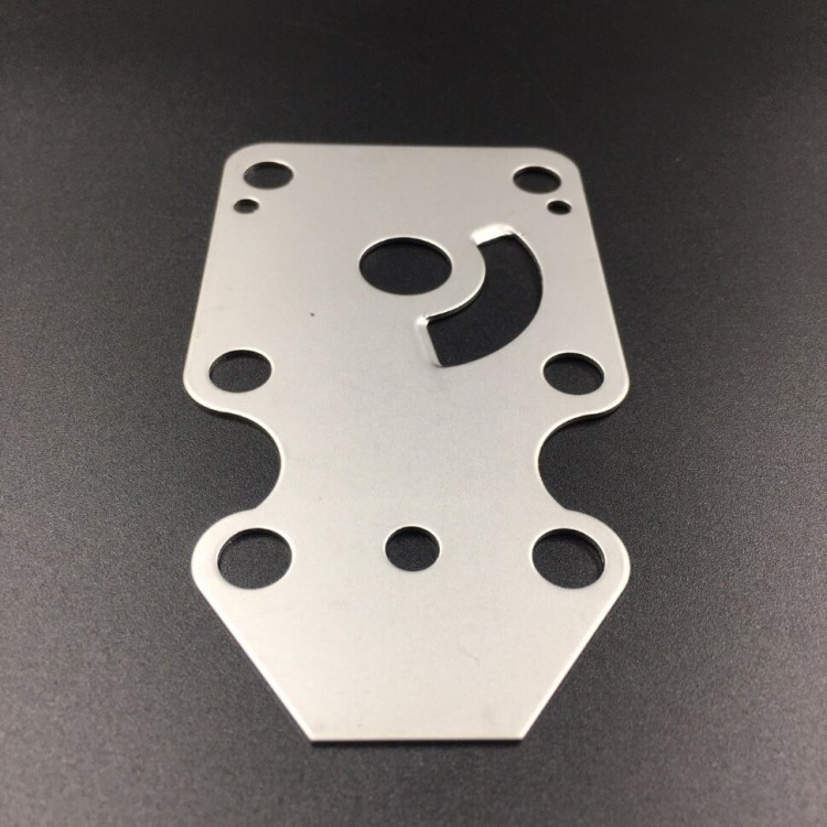 Пластина помпы охлаждения Yamaha 9.9-15, F9.9-15, арт. 63V-44323-00-TW,          SINERA  Пластина помпы охлаждения Yamaha 9.9-15, F9.9-15, арт. 63V-44323-00-TW,          SINERA