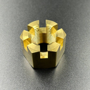 Гайка гребного винта Suzuki DT40-60 (Osaka)