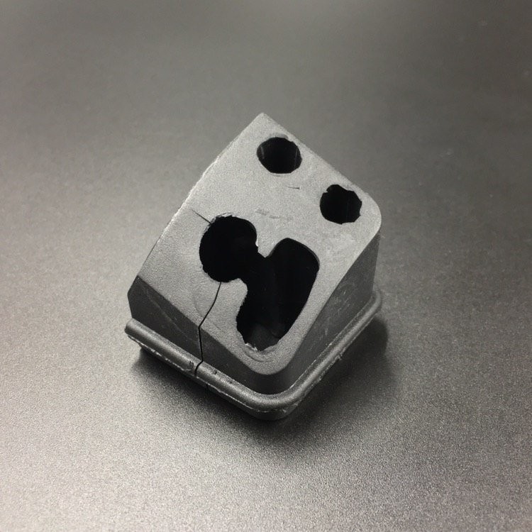 Уплотнение тросов д/у Yamaha 75-90 (Yamaha), арт. 688-42725-02,          YAMAHA 