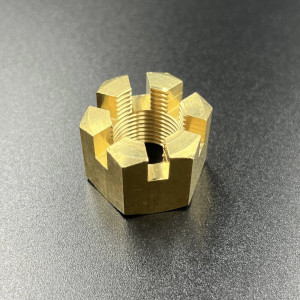 Гайка гребного винта Suzuki DT40-60 (Suzuki)