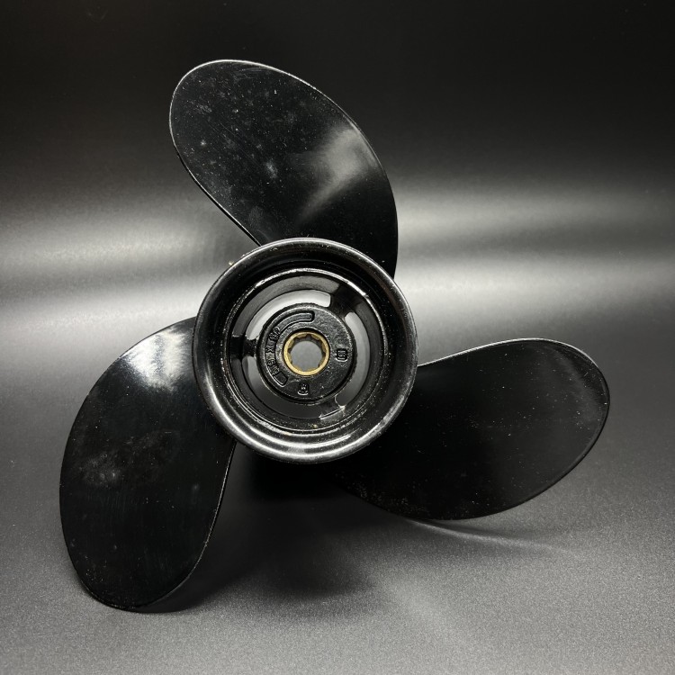 Гребной винт Mercury 6-15 (3x9x9) Black Max (Mercury), арт. 828156A12,          MERCURY 