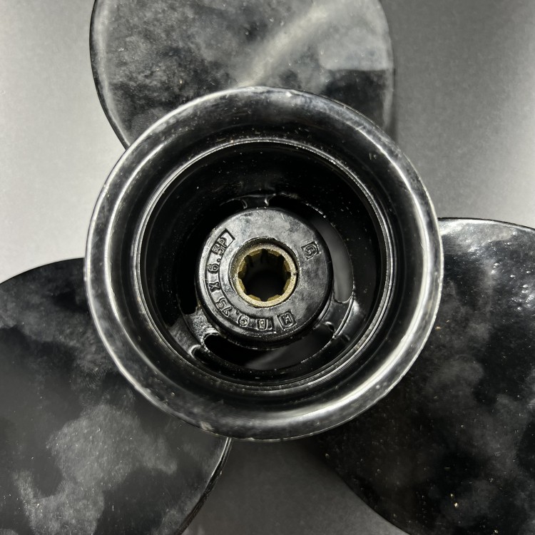 Гребной винт Mercury 6-15 (3x9-3/4x6-1/2) Black Max (Mercury), арт. 828150A12,          MERCURY 