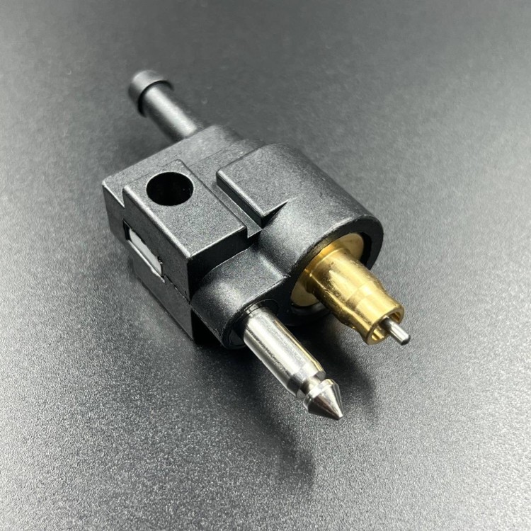 Коннектор топливный Yamaha 4-90, F4-70 (из мотора) , арт. 6G1-24304-02-TW,          OMAX 