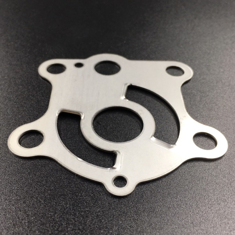 Пластина помпы охлаждения Yamaha 30-70, арт. 663-44323-00-TW,          SINERA  Пластина помпы охлаждения Yamaha 30-70, арт. 663-44323-00-TW,          SINERA