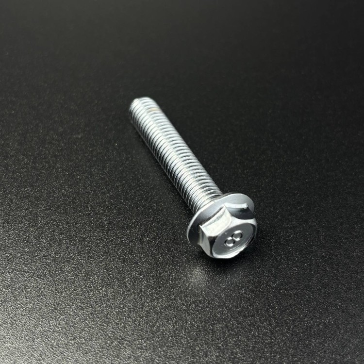 Болт крепления головки Yamaha 9.9-15 (Yamaha), арт. 90105-07M05,          YAMAHA 